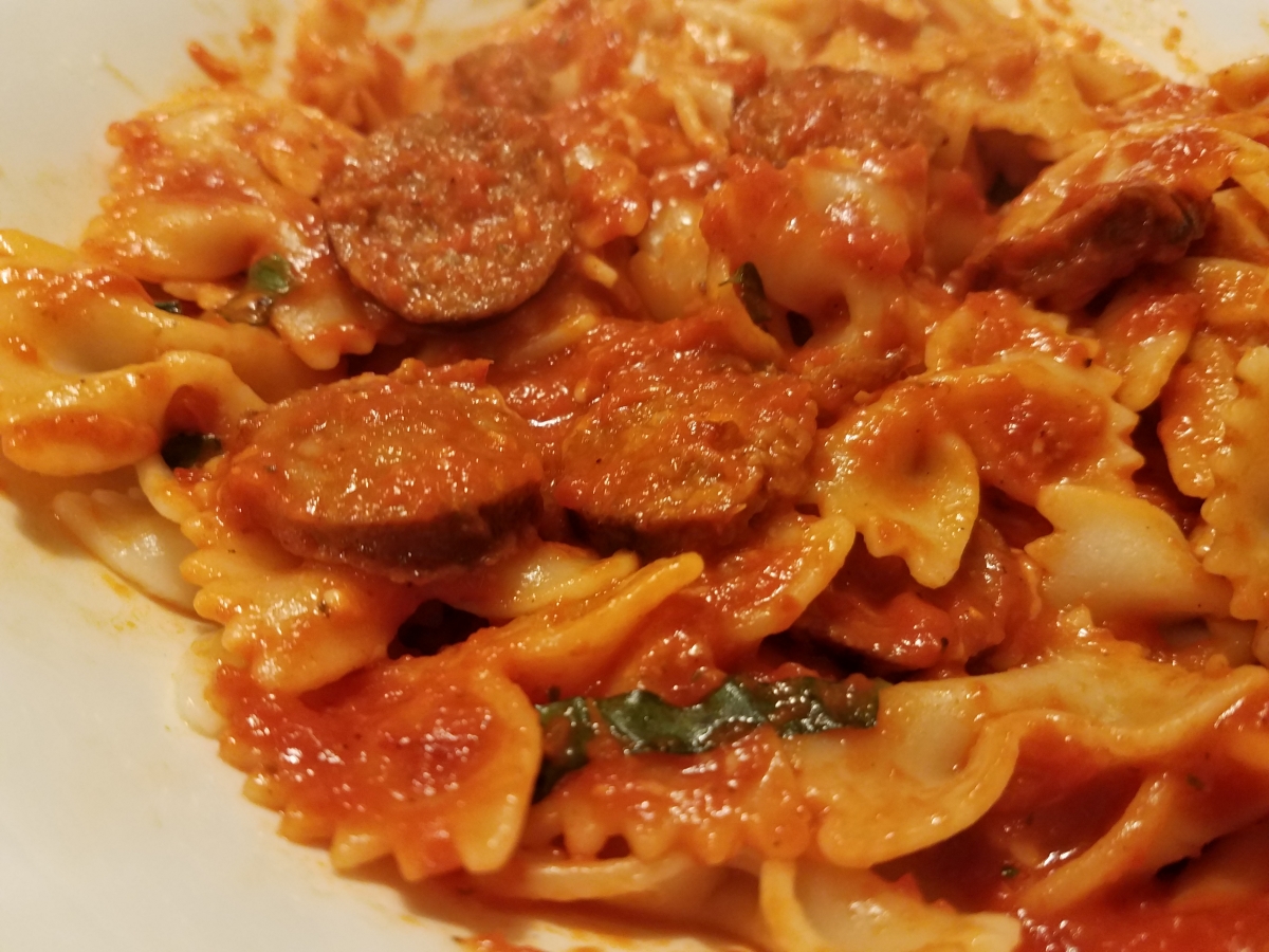 Farfalle With Sausage And Roasted Red Pepper Sauce Cooking 4 One